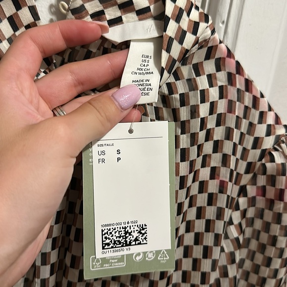 Sheer Blouse - Picture 2 of 3